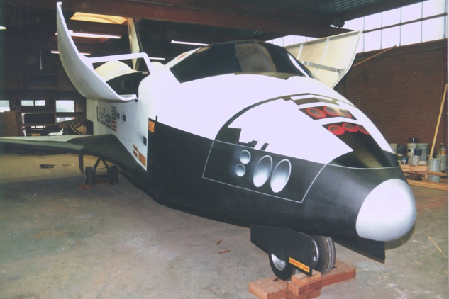 De Hattemse Spaceshuttle voor het decor van de NOS